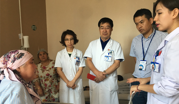 愛心人士攜手普瑞眼科，挽救獨眼維吾爾族老人*后的光明