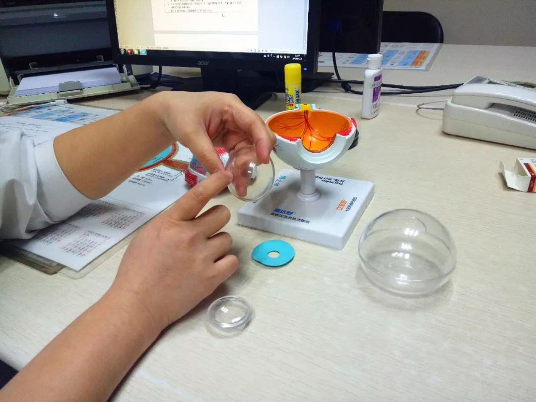 37歲女工眼球穿通傷，專家：越早就醫(yī)越好